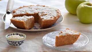 Postres saludables: aprende a preparar un pastel de manzana y avena integral en el microondas