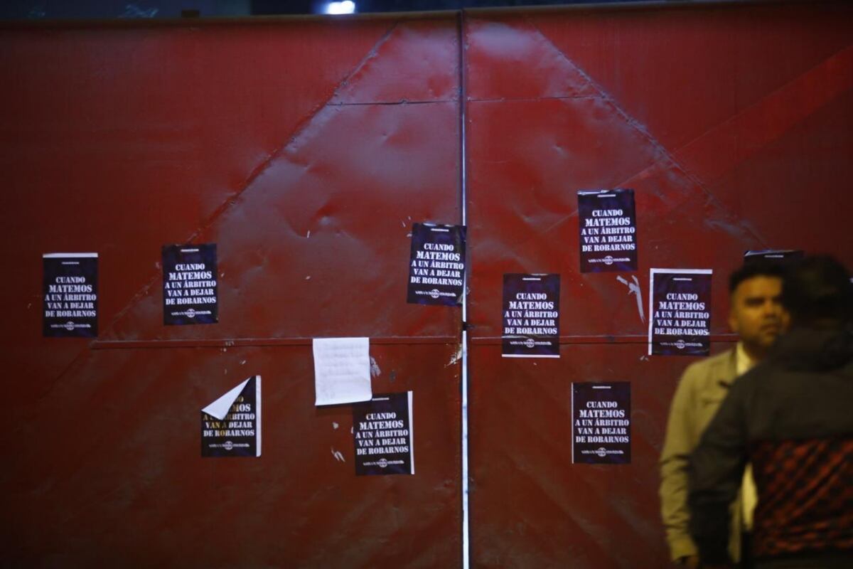 Autoridades no descartan que los hechos estén ligados al malestar por decisiones arbitrales recientes. (Foto: @photo.gec)