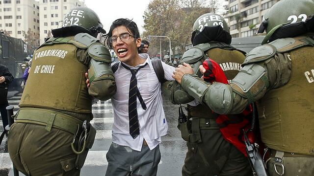 Chile: Estudiantes incrementan su ofensiva contra Bachelet