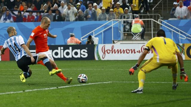 Holanda vs. Argentina: Mascherano evitó así gol de Robben