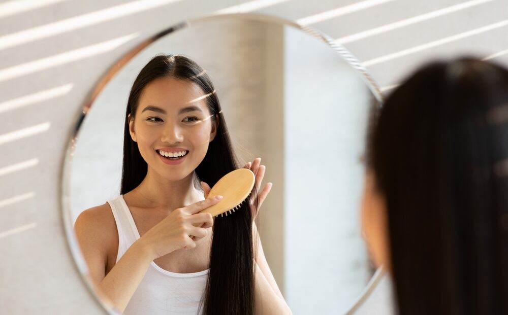 Muchos no le ponemos el cuidado necesario por falta de tiempo a nuestro cabello. Pierde cuidado, es más fácil de lo que parece. (Foto: Shutterstock)
