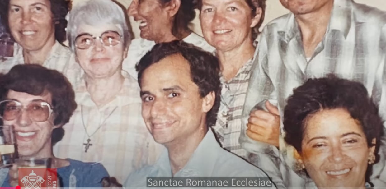 Robert Francis Prevost años antes de ser elegido Papa León XIV. (Foto: Captura de video/YouTube)