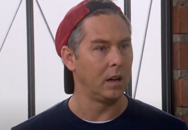 “Al fondo hay sitio”: Tito descubrió que tiene otro hijo y casi se desmaya | Foto: América TV (Captura)