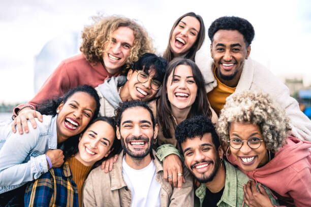 Conoce porqué el 20 de junio fue bautizado como el día más feliz del año, quién lo estableció, y cuáles son los factores que influyen en esa consideración. (Foto: iStock)