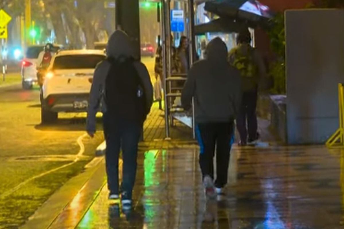 El Agustino, Lince, Villa María del Triunfo, San Juan de Miraflores, San Luis, San Isidro, Barranco, Callao, son algunos de los distritos de la capital que soportaron la precipitación. Foto: 24 Horas