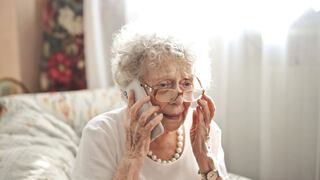 Cómo comunicarse con el Seguro Social por teléfono y a qué hora