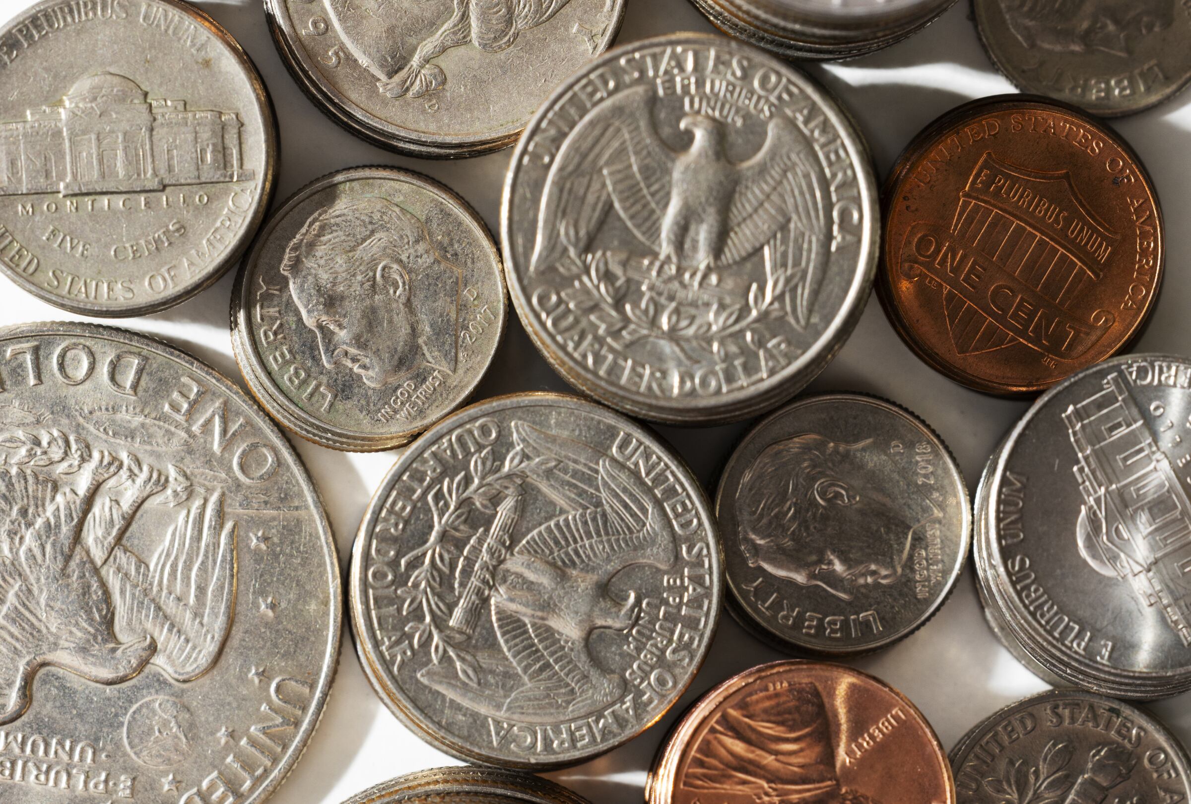 El mundo numismático esconde piezas con un gran valor y que podrían cambiarle la vida a cualquiera (Foto: Freepik)