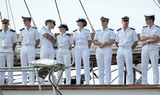La Princesa de Asturias, Leonor de Borbón (2d), heredera de la corona española, llega al puerto peruano del Callao a bordo del buque escuela de la Armada Juan Sebastian Elcano | EFE/John Reyes