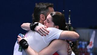 El emotivo momento en que un padre consuela a su hija tras quedarse sin medalla en París 2024