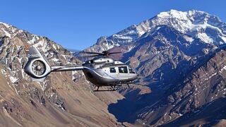 Un helicóptero llega por primera vez a la cima del Aconcagua y marca récord | VIDEO