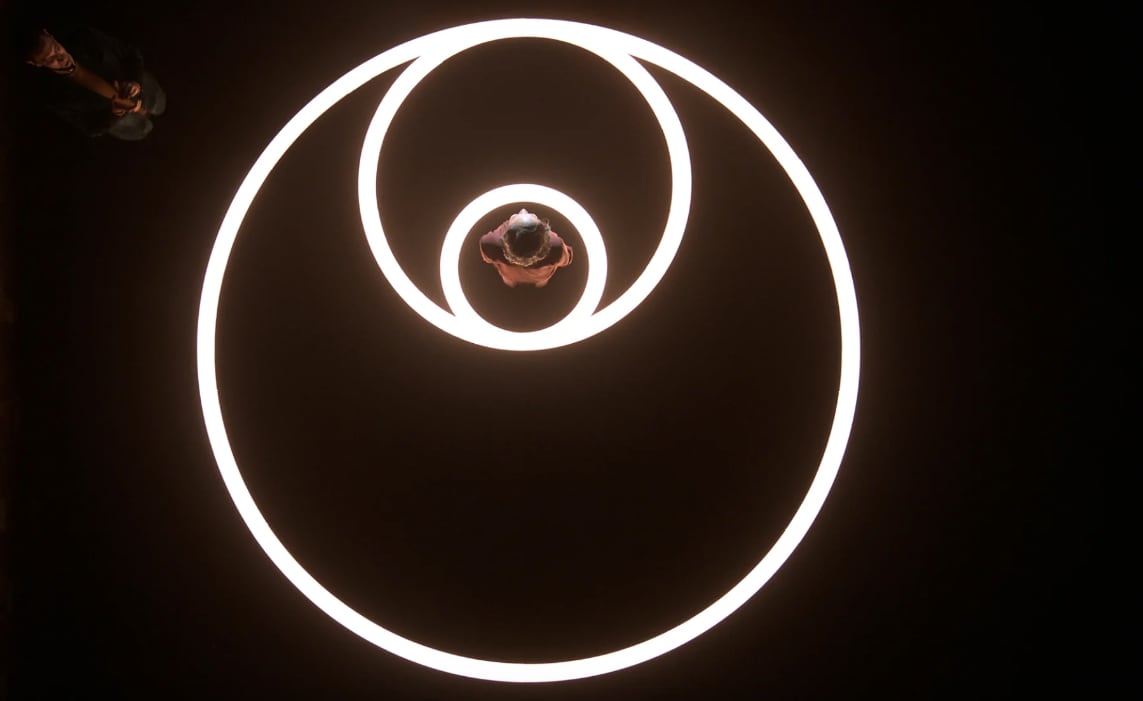 Los San-Ti tienen tres soles en su sistema que genera una órbita caótica (Foto: Netflix)