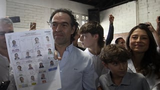 “Fico” Gutiérrez pide garantías de elecciones “libres y democráticas” al votar en Medellín