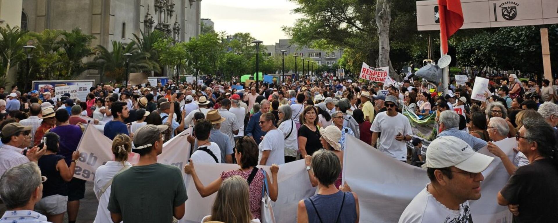 Entre plantones y cuestionamientos: así va la gestión de Carlos Canales en Miraflores en 16 meses como alcalde | ANÁLISIS