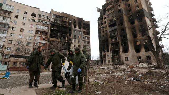 Prorrusos dan por casi acabados combates en Mariúpol, Ucrania aún resiste