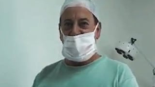 Médico que se hizo auto-cirugía levanta polémica en Brasil