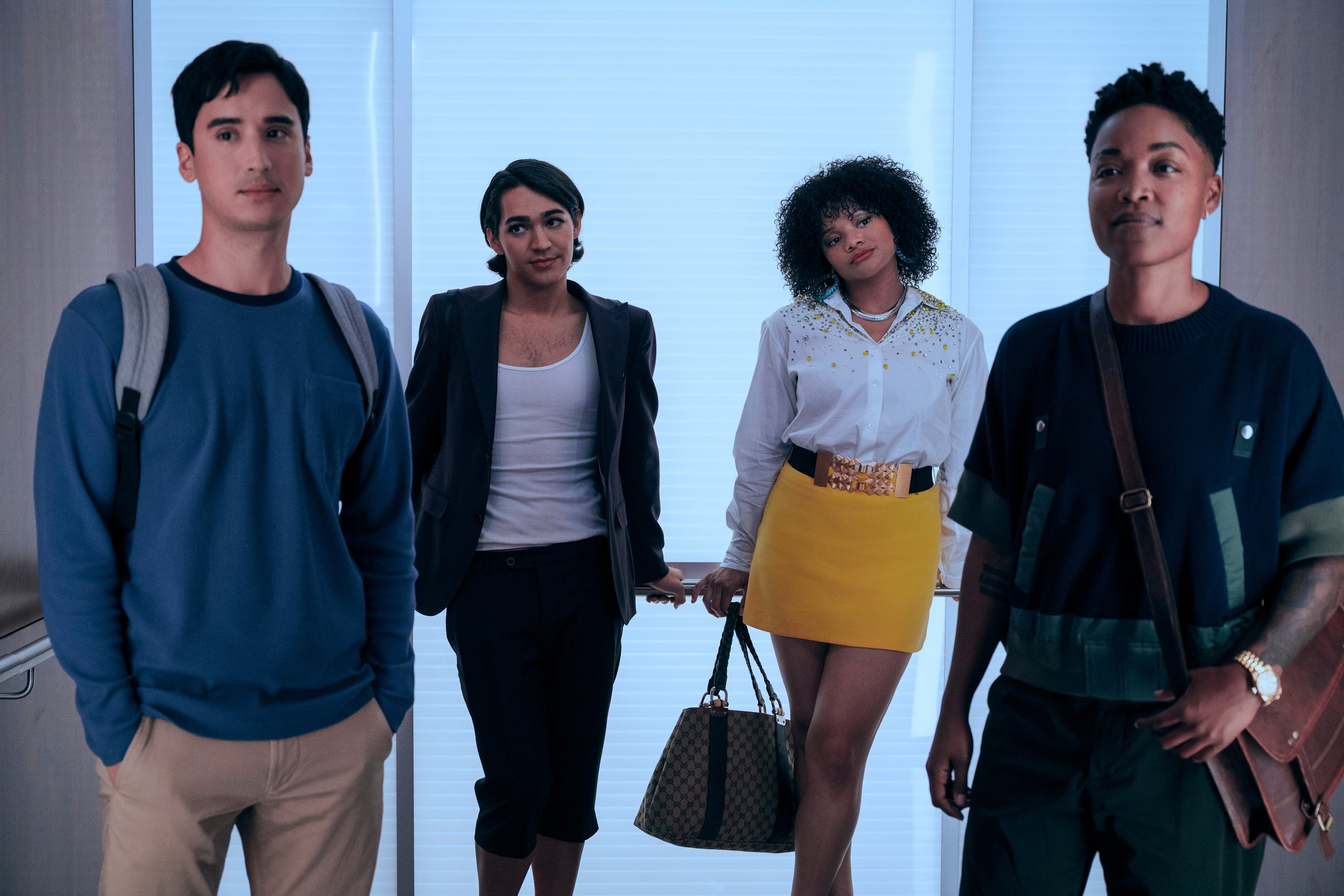 (De izquierda a derecha) El elenco de "Glamorous" lo conforman Michael Hsu Rosen, Ben J. Pierce, Jade Payton y Ayesha Harris.