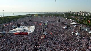 [FOTOS] Más de medio millón de turcos aclaman al mayor opositor de Erdogan