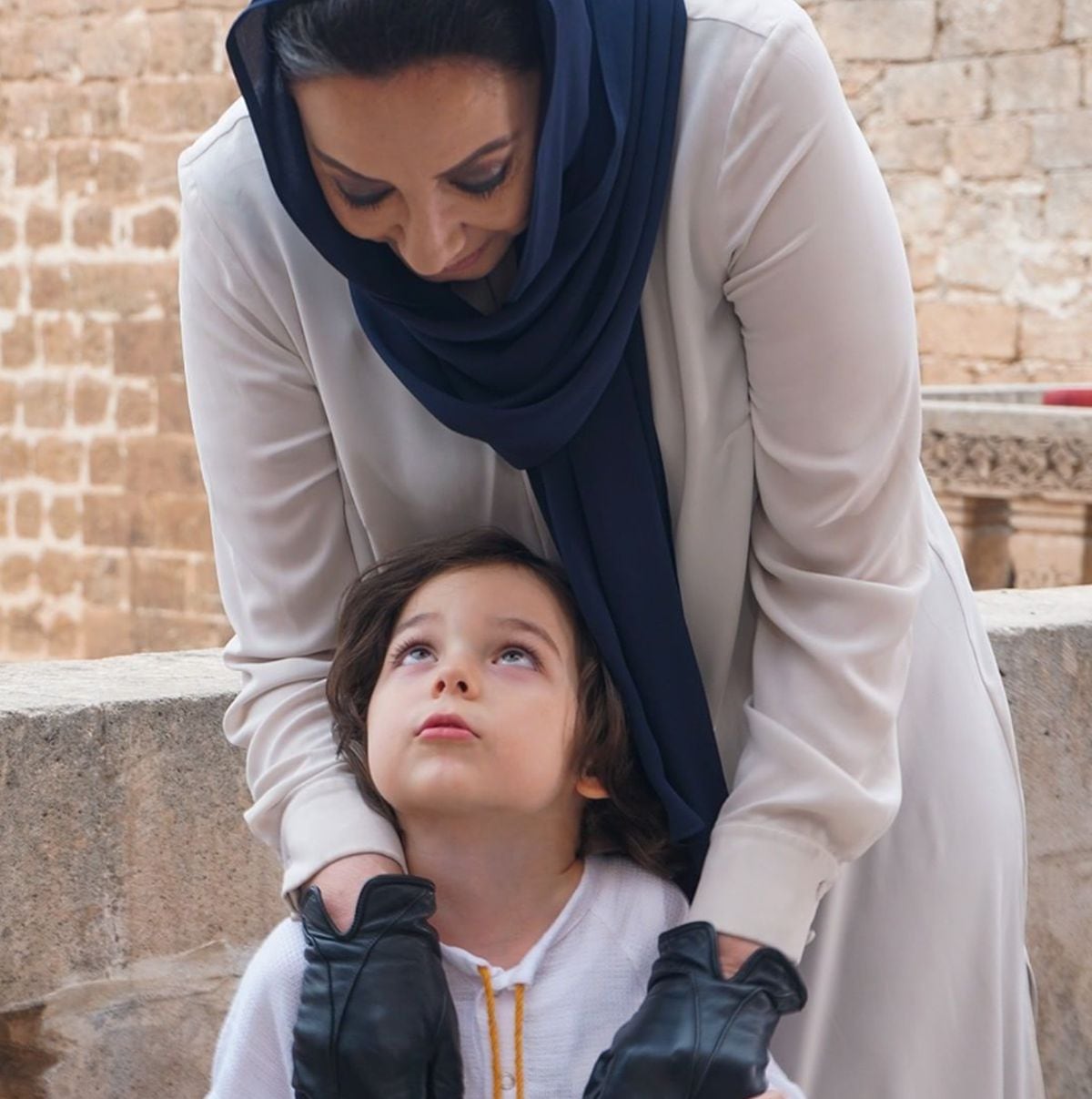 Ümut y su abuela Azize en "Hercai" (Foto: Mia Yapım)