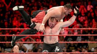 WWE: las postales de la tremenda lucha entre Brock Lesnar y Samoa Joe en Great Balls of Fire