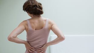 ¿Dolor de espalda crónico? Podrías tener espondilitis
