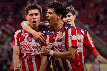 Chivas venció 3-1 a Necaxa por el Torneo Apertura de la Liga MX | RESUMEN Y GOLES