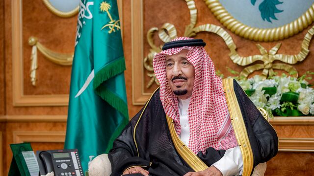 El rey de Arabia Saudita decreta feriado nacional tras la victoria de la selección frente a Argentina 