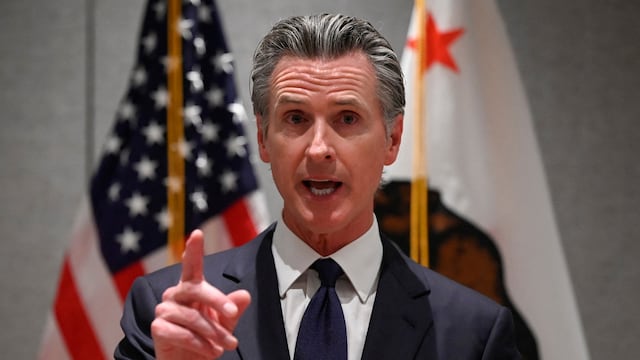 Gavin Newsom afirma que Departamento de Justicia de Trump lo investiga a él y su esposa