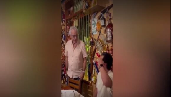 Viral: Jorge Fossati le canta Happy Birthday a hincha de Universitario y habló “sobre la 28″ del elenco crema. (Foto: captura de video)