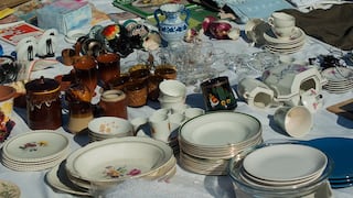 10 cosas que bajo ninguna circunstancia deberías comprar en una venta de garaje, según los profesionales