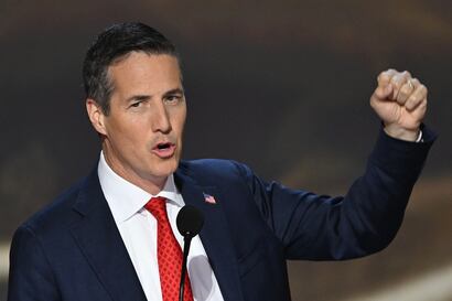 Senador republicano nacido en Colombia propone prohibir la doble nacionalidad en Estados Unidos
