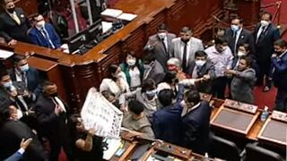 Pedro Castillo: Congreso suspende sesión del pleno por pancarta que pedía la vacancia del mandatario 