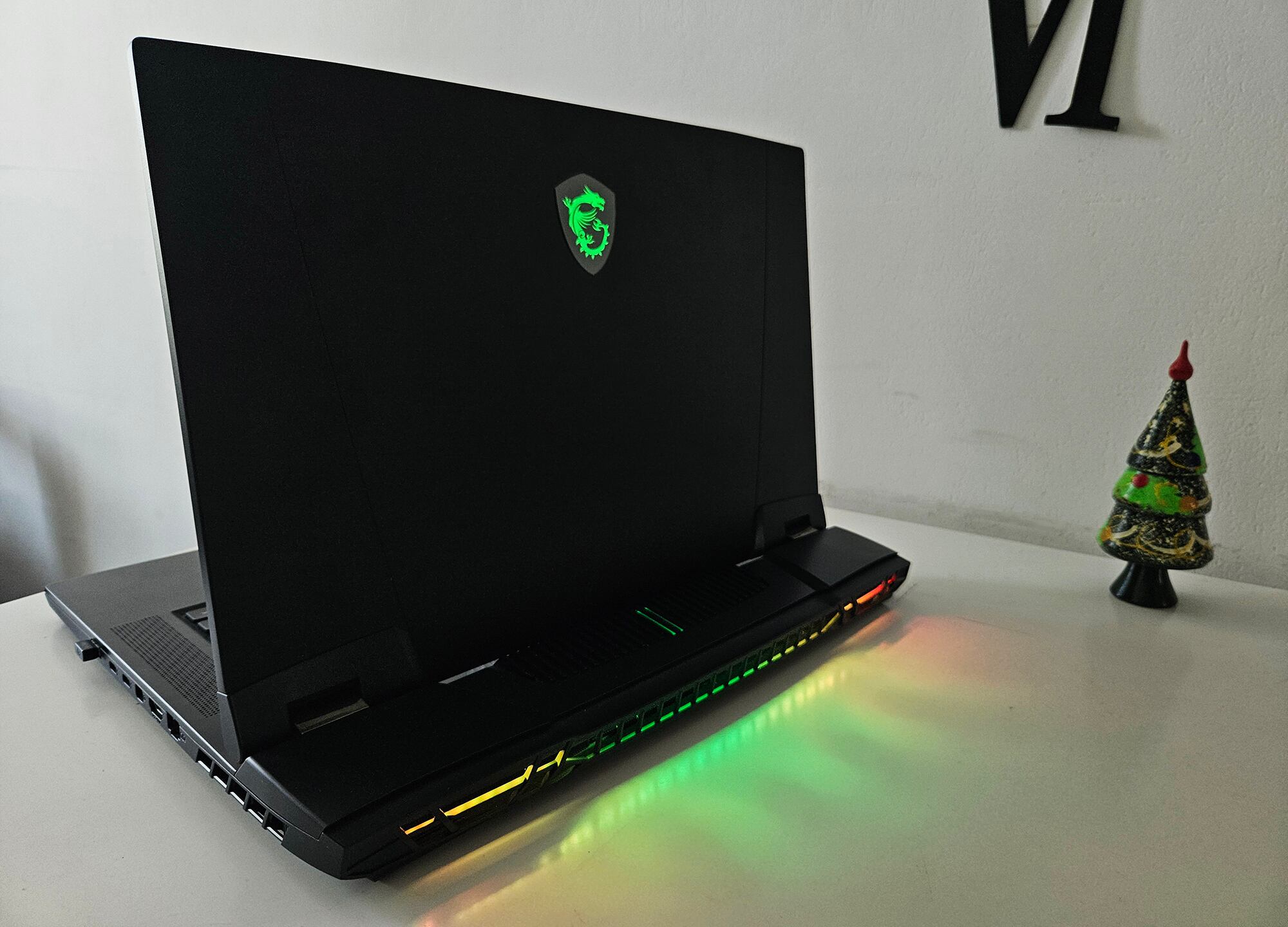 MSI Titan GT.