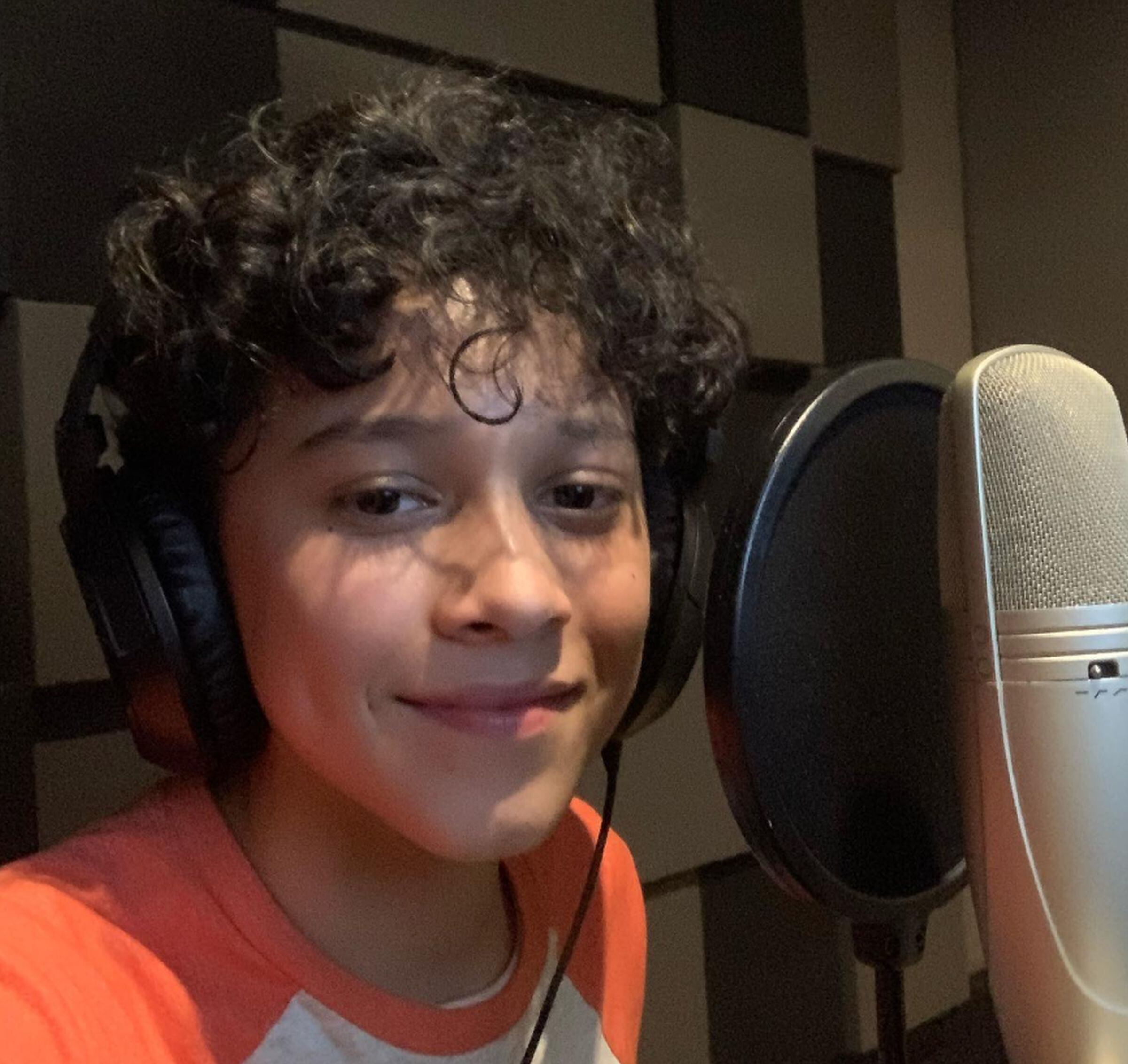 Sebastián García es la voz juvenil detrás de grandes franquicias animadas y el actor de Fernando en “Pecados inconfesables” (Foto: Sebastián García / Instagram)