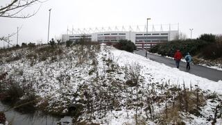 Arsenal vs. Stoke City se jugó a 1 grado Celcius y con nieve