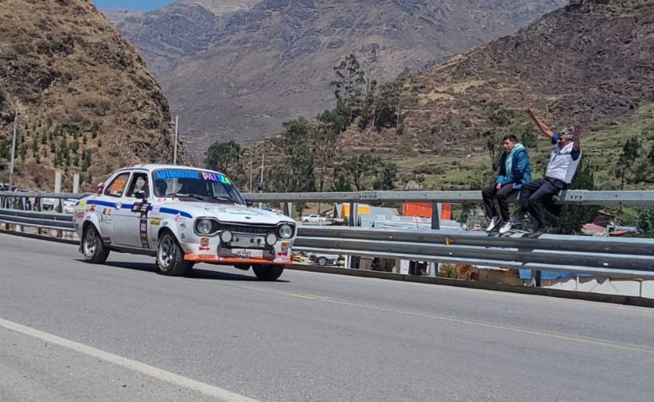 El Ford Escort Mk1 de Isaac Paliza en el primer especial de Canta. (Foto: Fernando Roca)