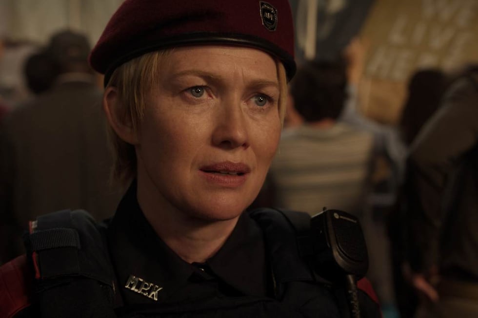 En "For All Mankind", Celia Boyd (Mireille Enos) investiga un asesinato que cambia el rumbo de la colonización humana en Marte.