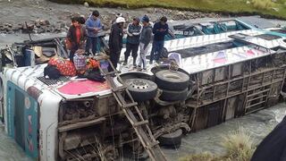 Cusco: 15 personas fallecen tras caída de bus a un río [FOTOS]