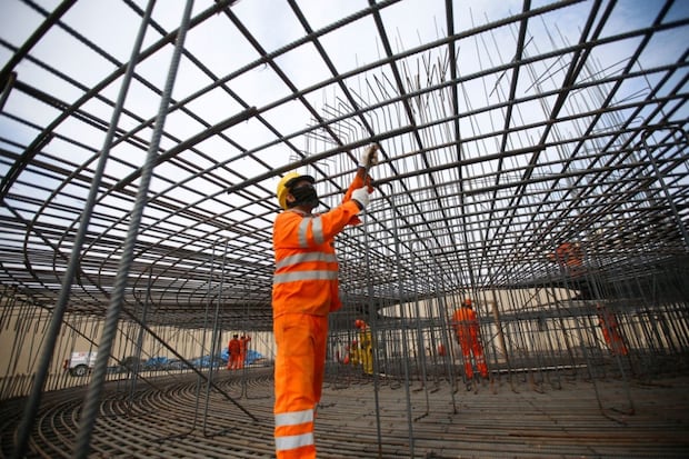 En el 2024 se logró una marca histórica en Obras por Impuestos al concretarse adjudicaciones por más de S/ 4,200 millones en 126 proyectos de Salud, Educación y Transportes. Foto: Andina
