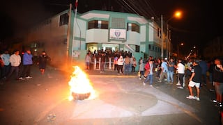 Vecinos y familiares de niña asesinada en Barranca se enfrentan a PNP