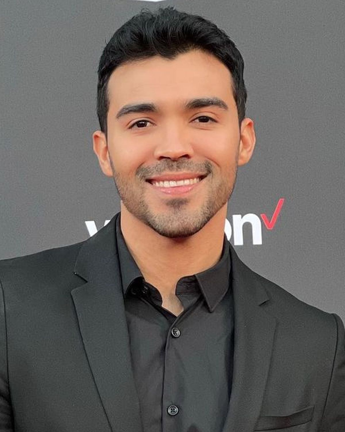 El compositor tuvo un romance secreto con Ángela Aguilar (Foto: Gussy Lau / Instagram)