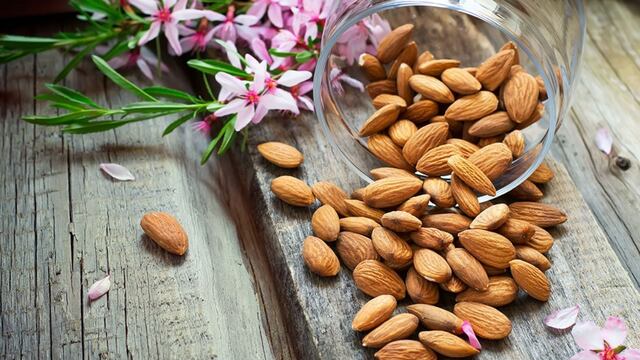 Qué cantidad de almendras debería comer en la noche para dormir mejor, según especialistas