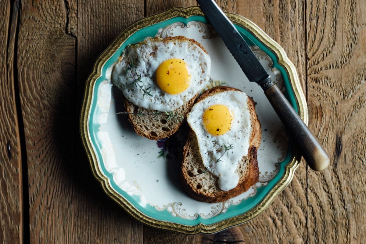 SALUD | Descubre los efectos que notarás en tu cuerpo si comienzas a incorporar dos huevos a tu dieta. (Foto: Daniela Constantini / Pexels)