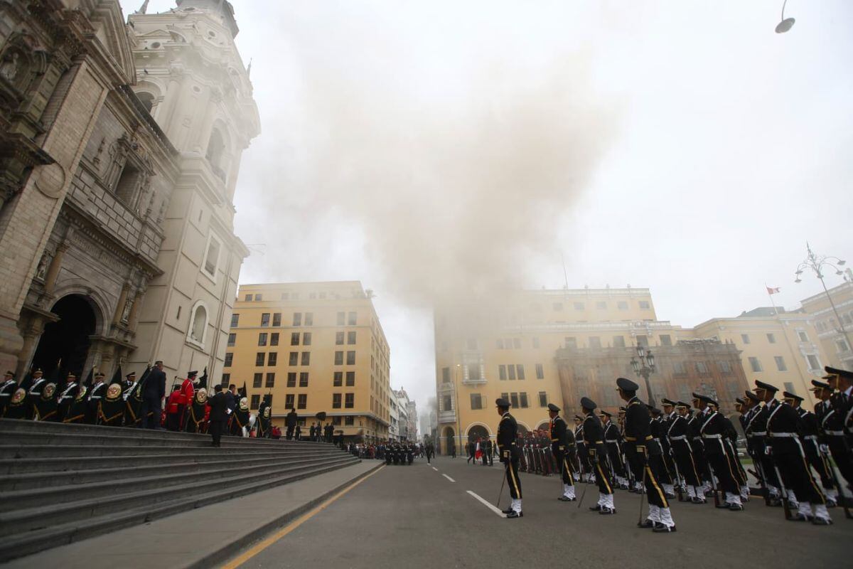 Al lugar han llegado cuatro unidades de bomberos. (Foto: GEC)