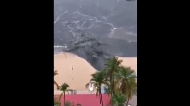 El indignante momento en que descargan aguas negras en una playa de Acapulco | VIDEO