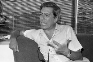 Instantes con Mario Vargas Llosa: anécdotas que retratan al hombre detrás del Nobel