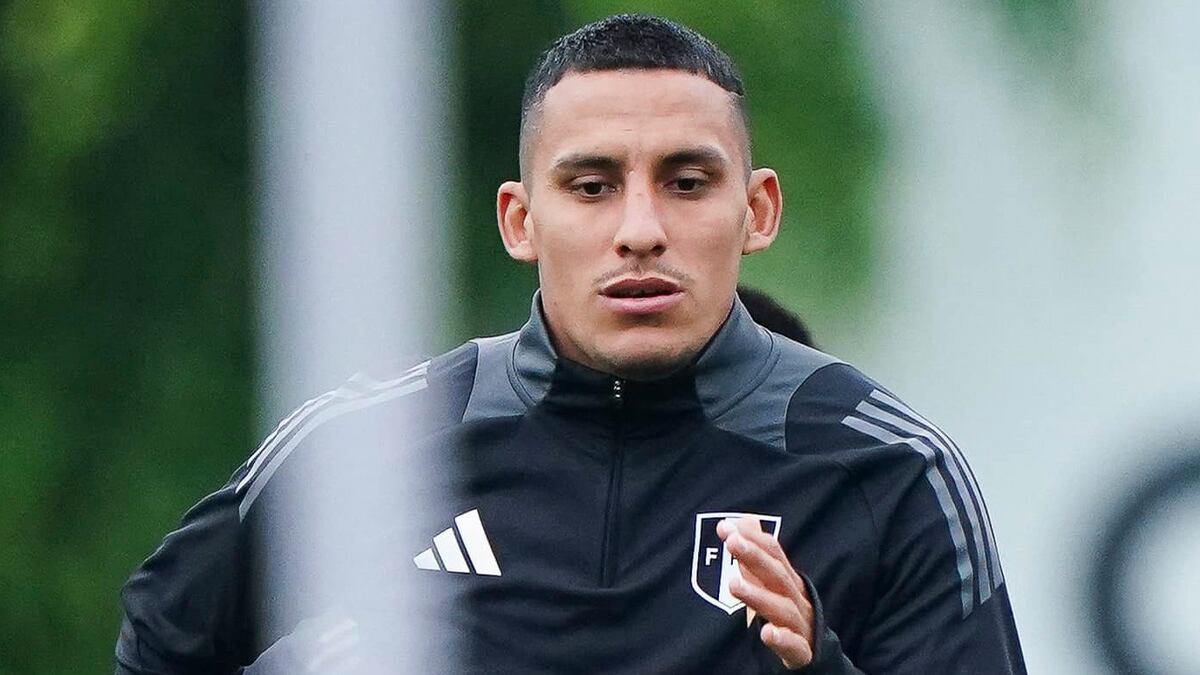 A Alex Valera le preguntaron si volvería a patear un penal con Perú: esta fue su sorprendente respuesta | Foto: @labicolor