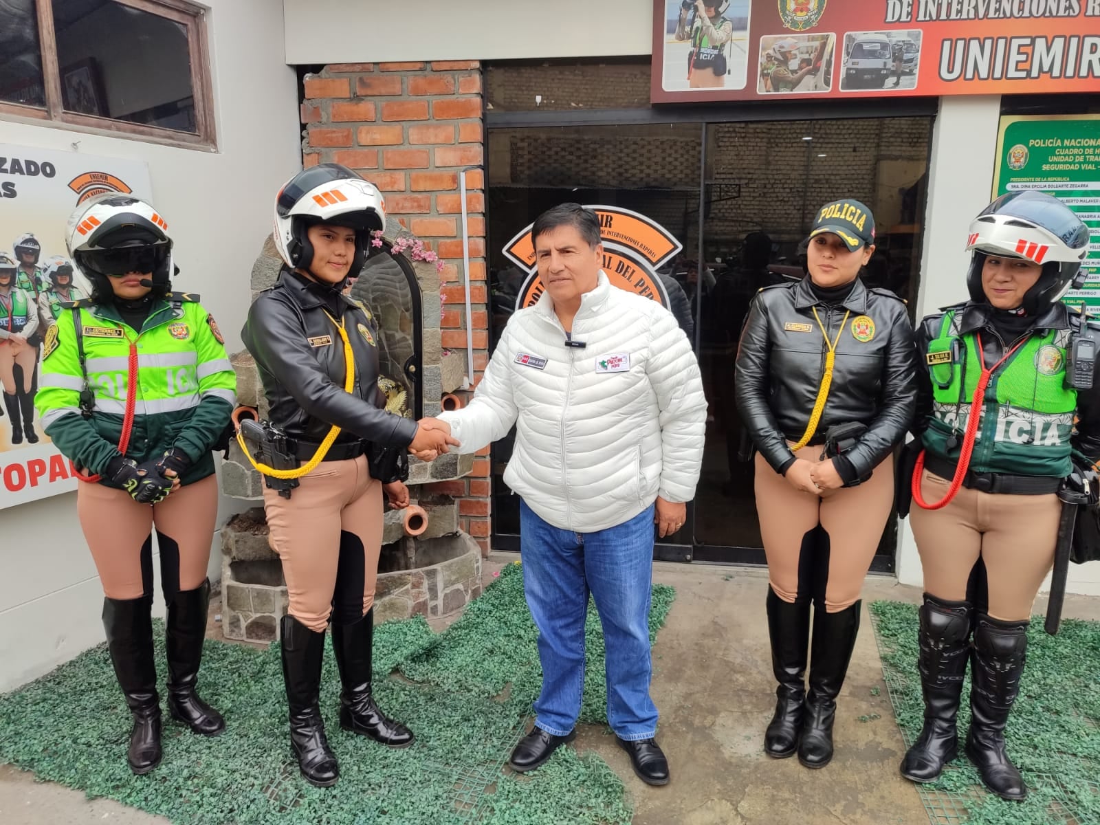 Tras las agresiones sufridas por policías femeninas, el ministro Carlos Malaver afirmó que no se tolerarán actos de violencia contra el personal policial.