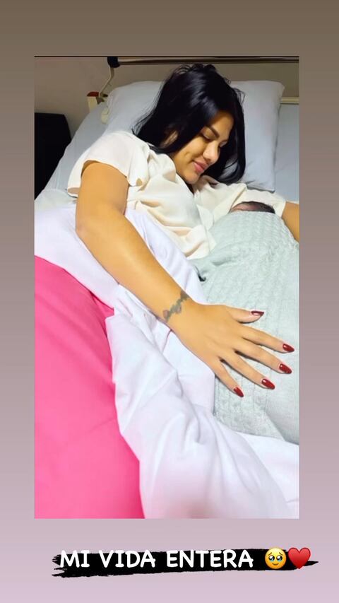 Historia de Instagram de Brunella Torpoco anunciando el nacimiento de su hijo. | Foto: @brunellatorpocooficial / Instagram