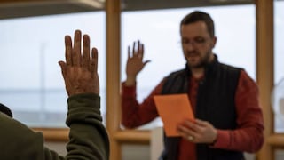 USCIS cancela ceremonias de ciudadanía en Nueva York: abogado aclara qué ocurrirá con quienes esperan juramentar