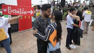 San Valentín: así se realizó el ‘Besatón’ por el día del amor en Miraflores | FOTOS 